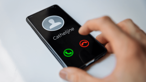 Beyond the shame | Part 1: Phone anxiety - Natasja van Loenen