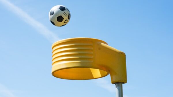 Ball sports: Airborne korfball